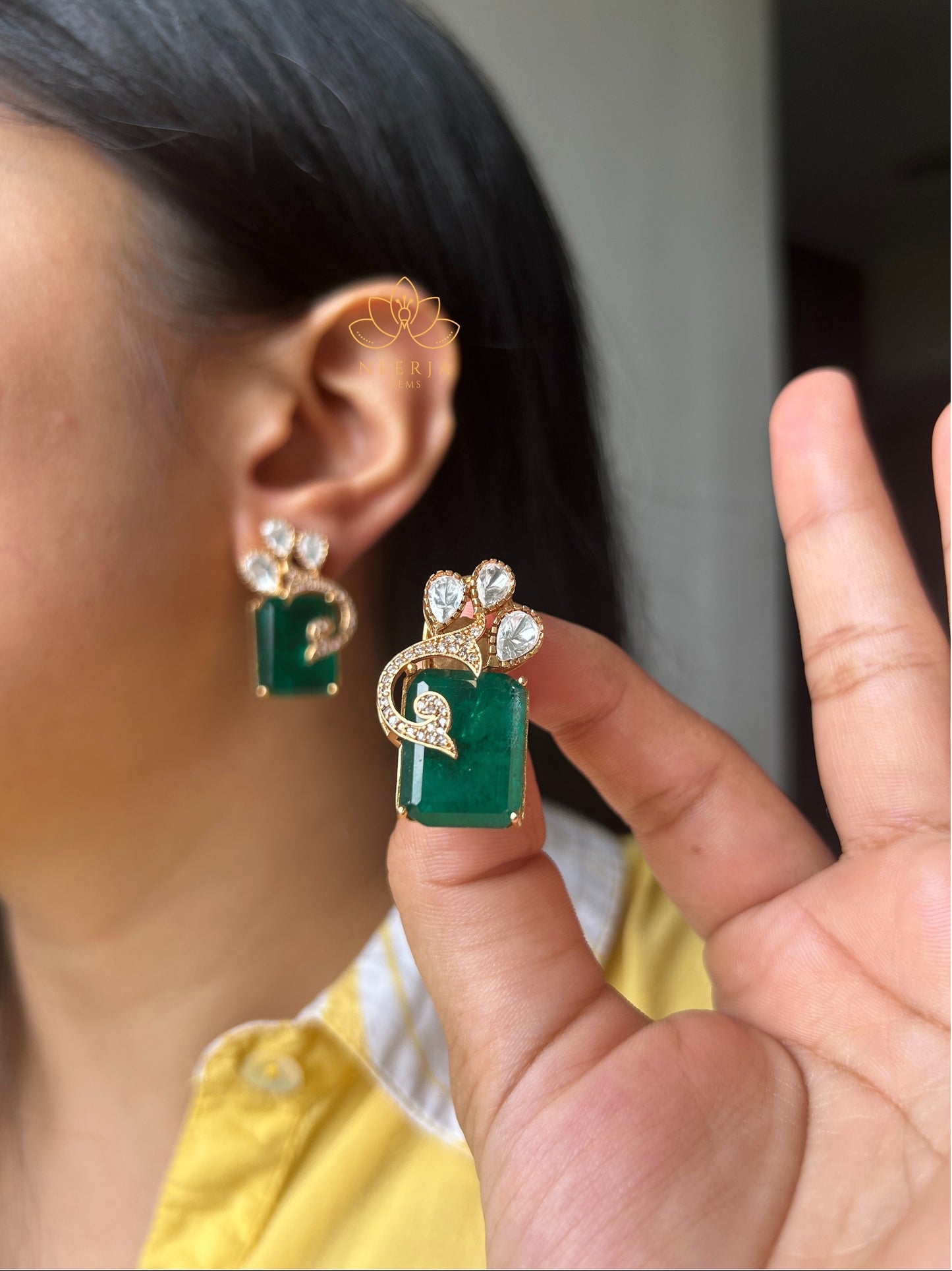 Griha Deep Kundan Studs