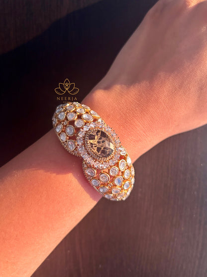 Noor-E-Kundan Heritage Kada